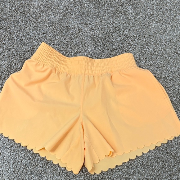 Old Navy High Waist Peach Shorts with Scalloped Hem - Picture 1 of 5